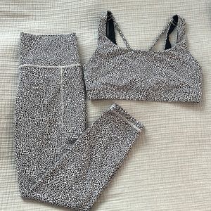 Athleta Salutation Stash II Textured 7/8 Tight & Matching Bra